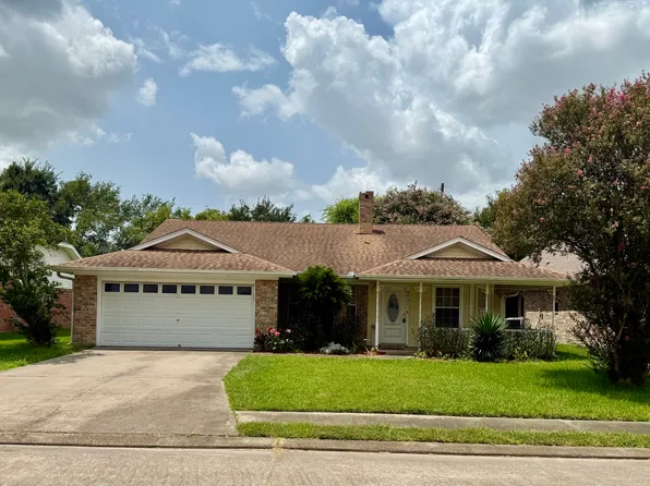 4631 Inwood Dr, Groves, TX 77619