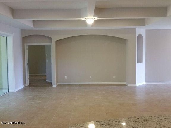 5th image of 218 Ashford Lakes Cir