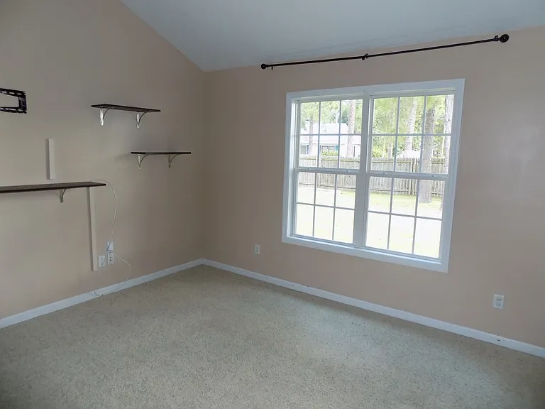 19 Herndon Xing — Photo 8
