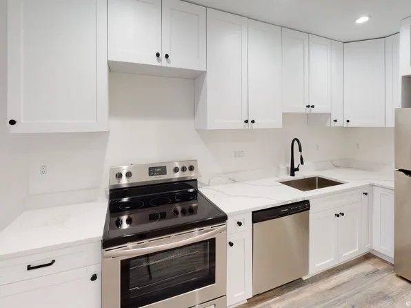 1452 Fairmont St NW #2, Washington, DC 20009