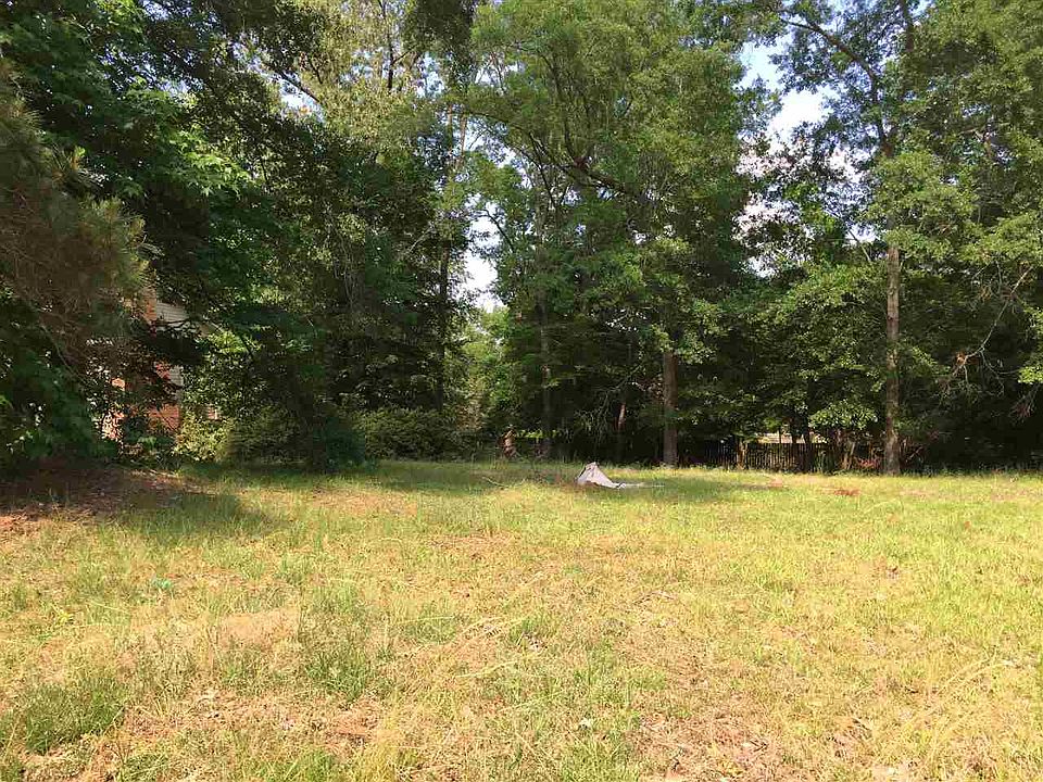 2nd image of 304 Millcreek Dr