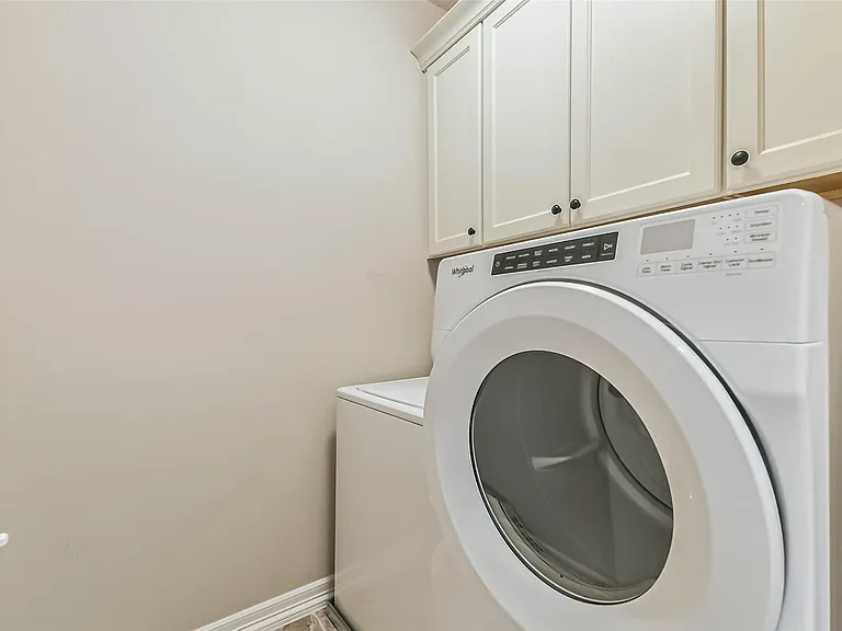 11115 Olympia Dr — Photo 32
