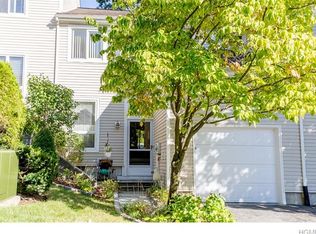 155 Winchester Dr, Yonkers, NY 10710