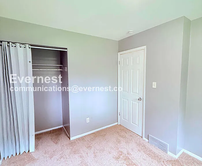 12121 Montrose St — Photo 12
