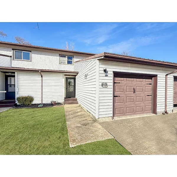 1412 S Shrs photo 1
