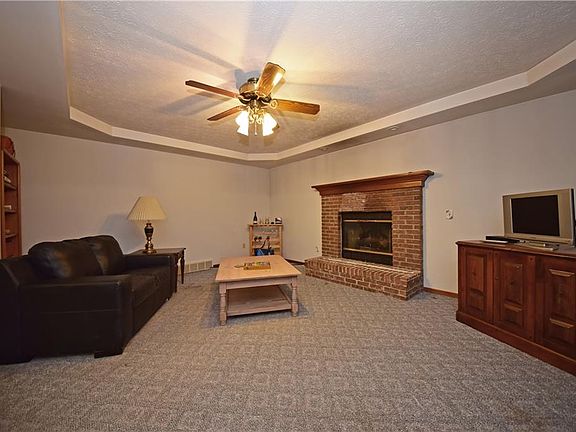 3rd image of 3126 Paxton Dr