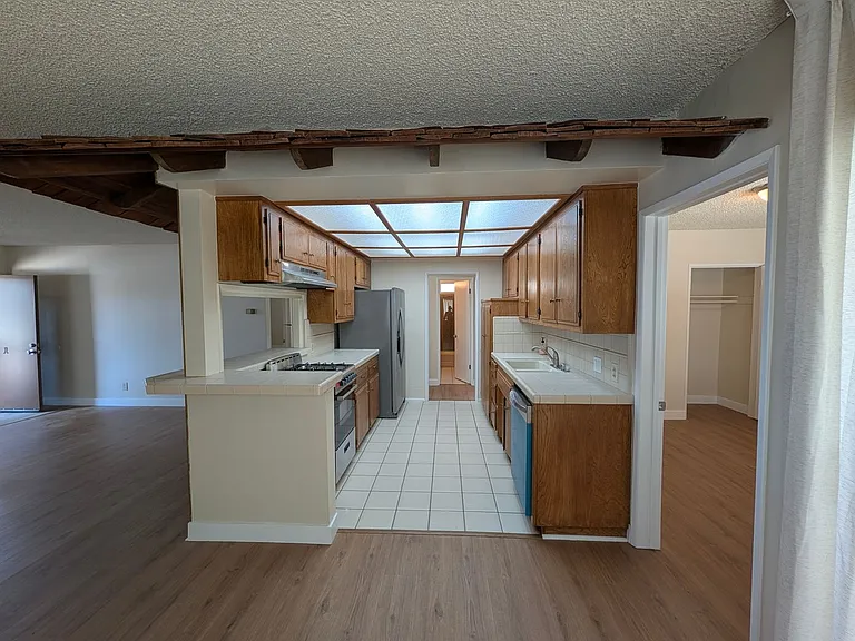 307 N Curtis Ave — Photo 27
