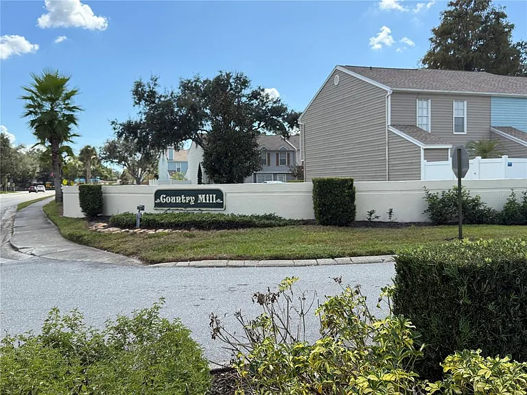 16335 Rambling Vine Dr W — Photo 24