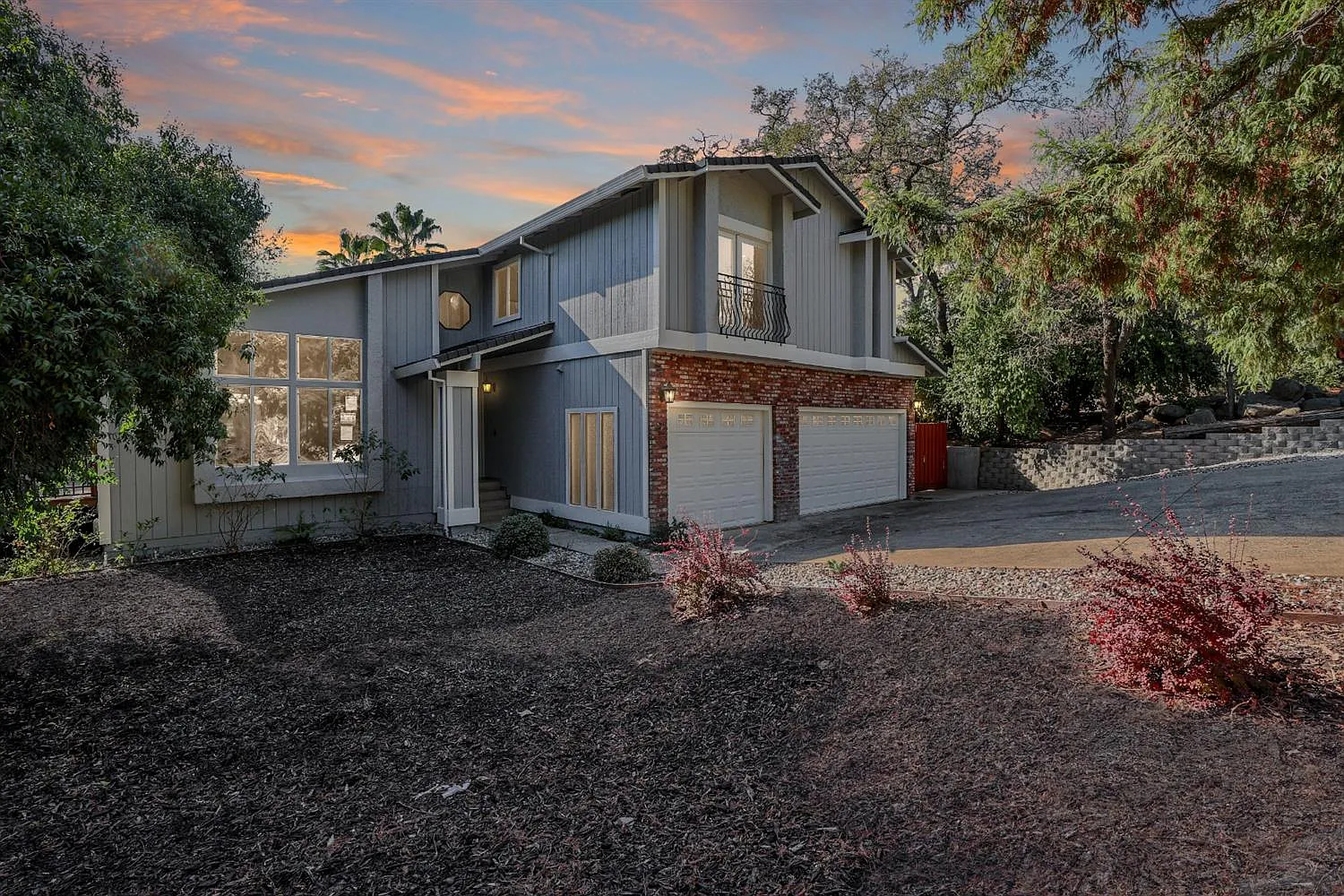 115 Hillswood Dr photo 1