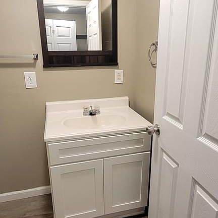 5th image of 8381 E Court St APT 4
