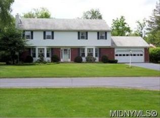 28 Rollingwood Dr, New Hartford, NY 13413