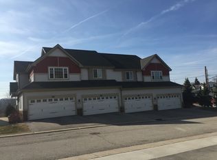 1118 Ridge Creek Cir, Waukesha, WI 53186