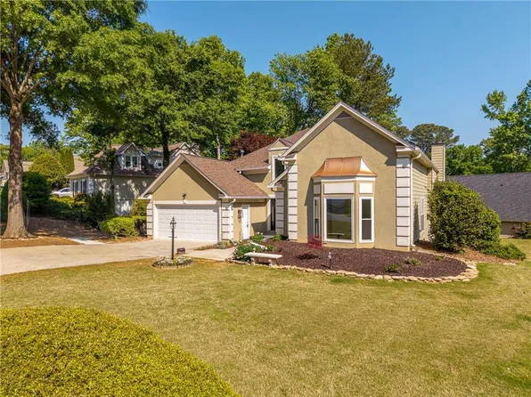 301 Oak Ter, Alpharetta, GA 30009