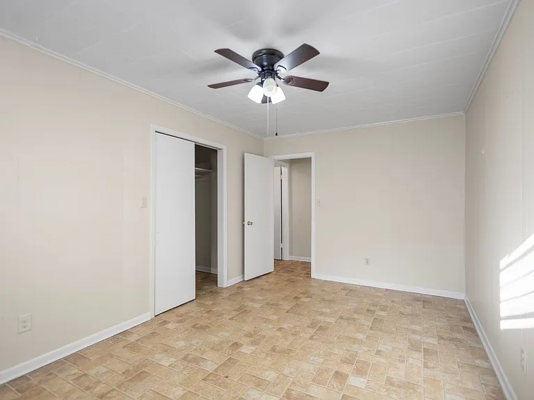 Villa North Apartments - 1 bedroom apartment — Photo 12