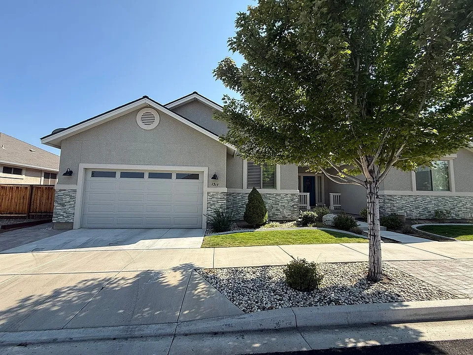 1317 Cedar Creek Cir