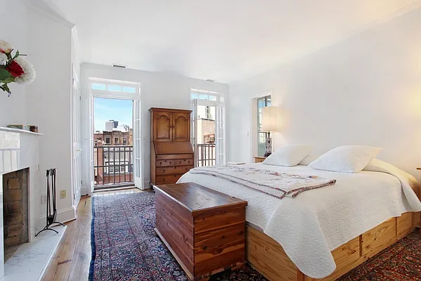 Sold by Corcoran | media 16