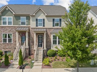 812 Oneida Cir, Mars, PA 16046