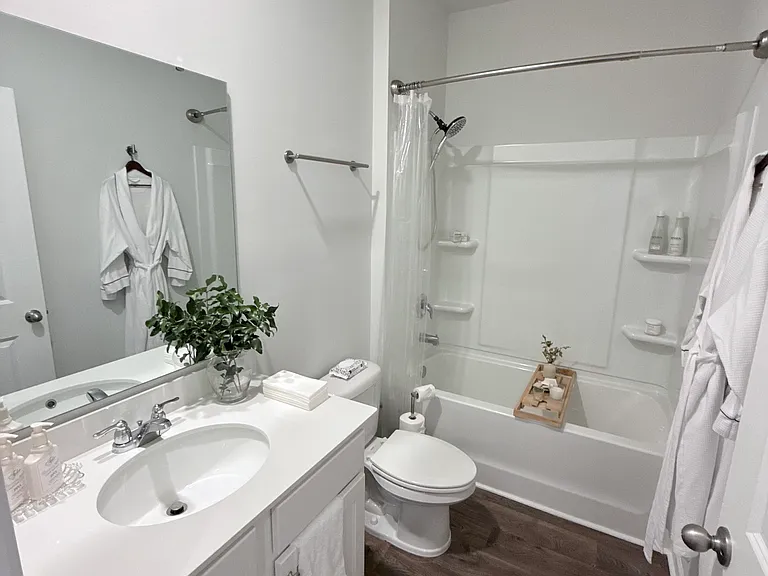 110 Cloverleaf St — Photo 6