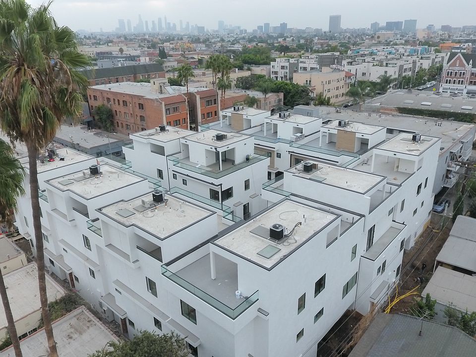 1st image of 733 N Gramercy Pl