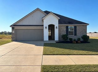 908 Gold Finch Way, Lake Charles, LA 70611