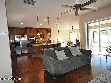 5th image of 1004 Torry Ct