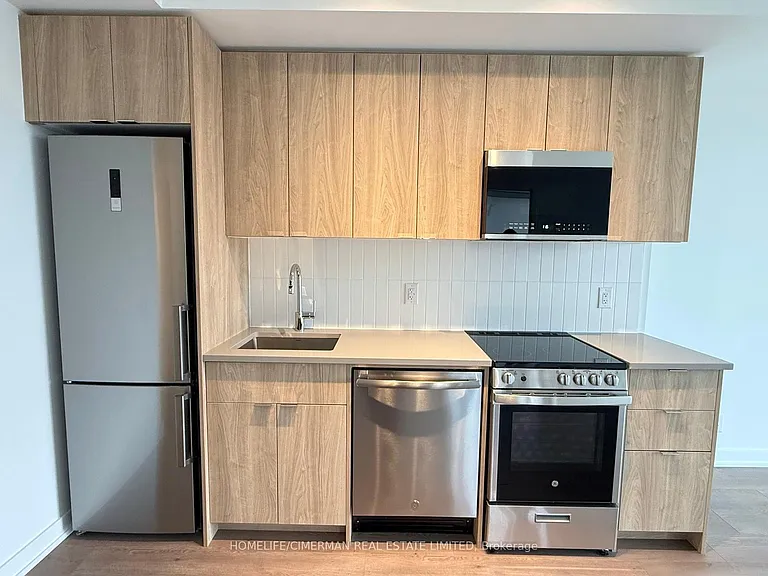 1660 Bloor St W #810 — Photo 7