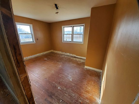 3rd image of 701 Lincoln Blvd