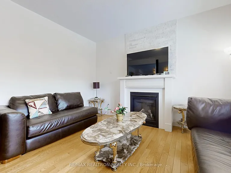 22 Pietrowski Dr #UPPER — Photo 5