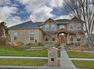 2215 Indian Peaks Cir, Longmont, CO 80504