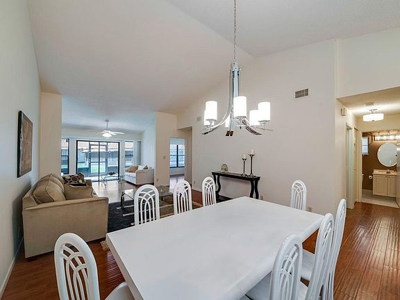 5th image of 10961 Washingtonia Palm Ct APT B