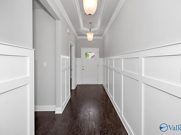 3rd image of 207 Blackwood Dr
