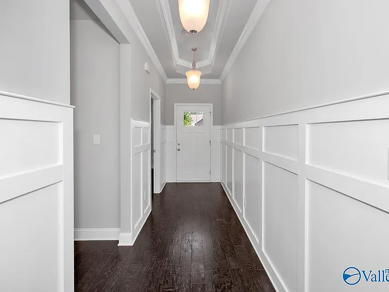 207 Blackwood Dr — Photo 3