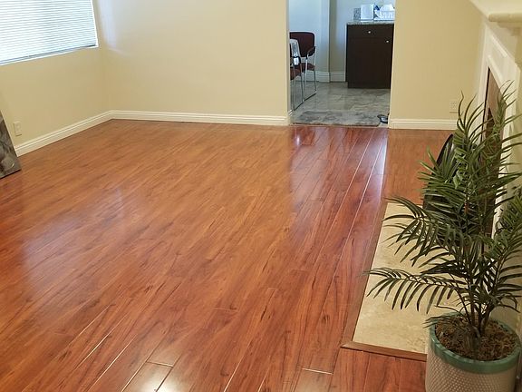 3rd image of 7505 Variel Ave