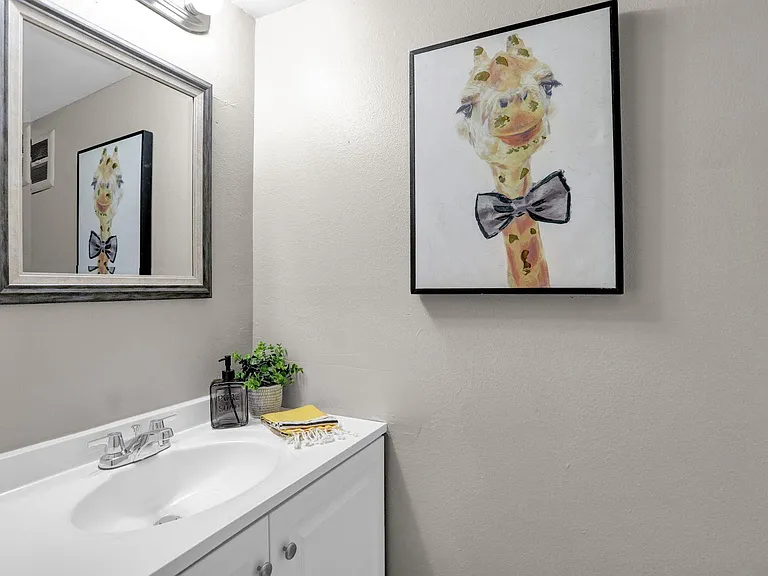 Rhodes Townhomes — Photo 17