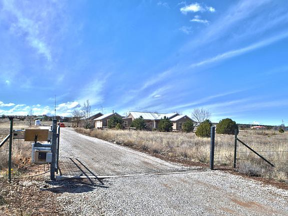 3rd image of 9 Flower Ln