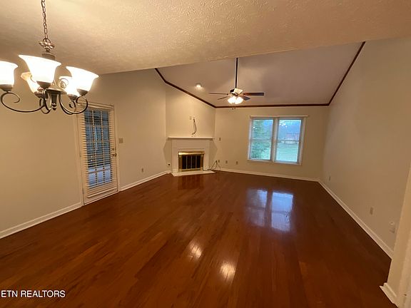 4th image of 7601 Breckenridge Ln