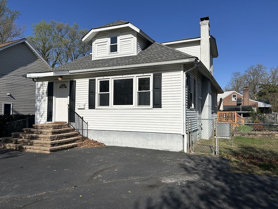 1st image of 301 S Ford Ave