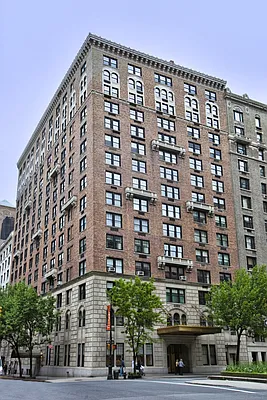 Sold by Douglas Elliman | media 18