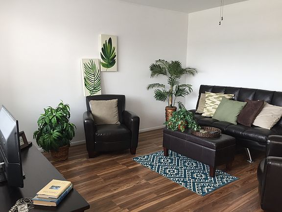 2nd image of 111 Doolen Ct