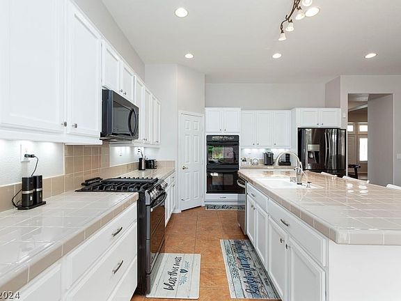 3rd image of 1512 Gentle Brook St
