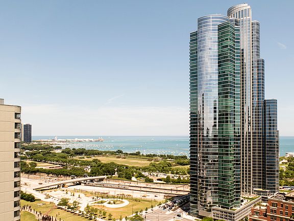 4th image of 1250 S Michigan Ave APT 2901