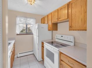 23 Amato Dr APT I, South Windsor, CT 06074
