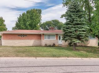 2504 W Adams St, Saint Charles, MO 63301