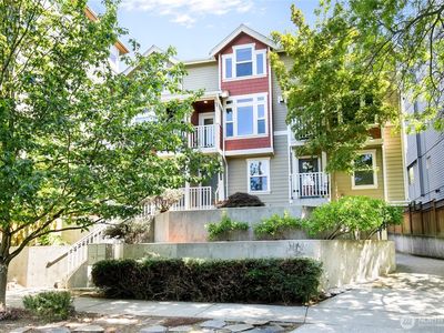 418 11th Avenue E #B, Seattle, WA, 98102