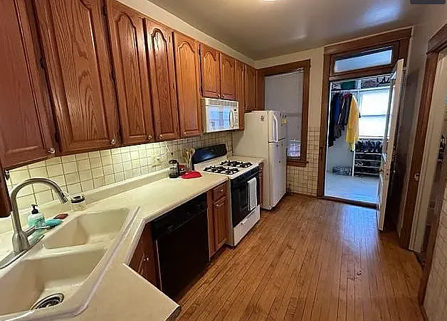 4141 N Greenview Ave #2S — Photo 3