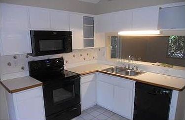 2nd image of 2925 Shannon Cir