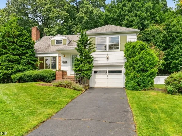 204 Hillside Ave, Chatham Boro, NJ 07928
