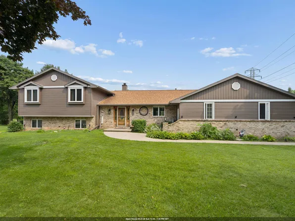926 Millbrook Dr, Neenah, WI 54956