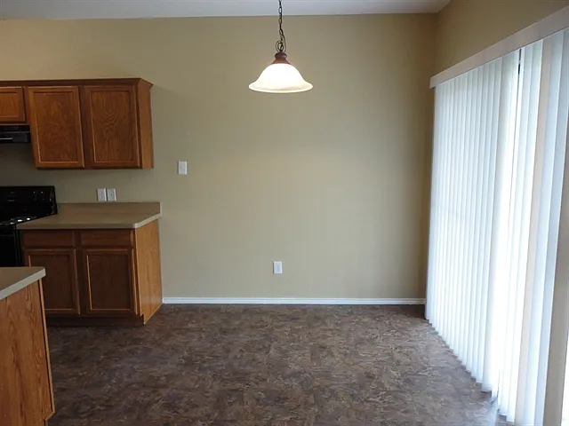 7040 Lindentree Ln — Photo 3