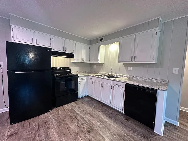 2843 Louisville Rd — Photo 18